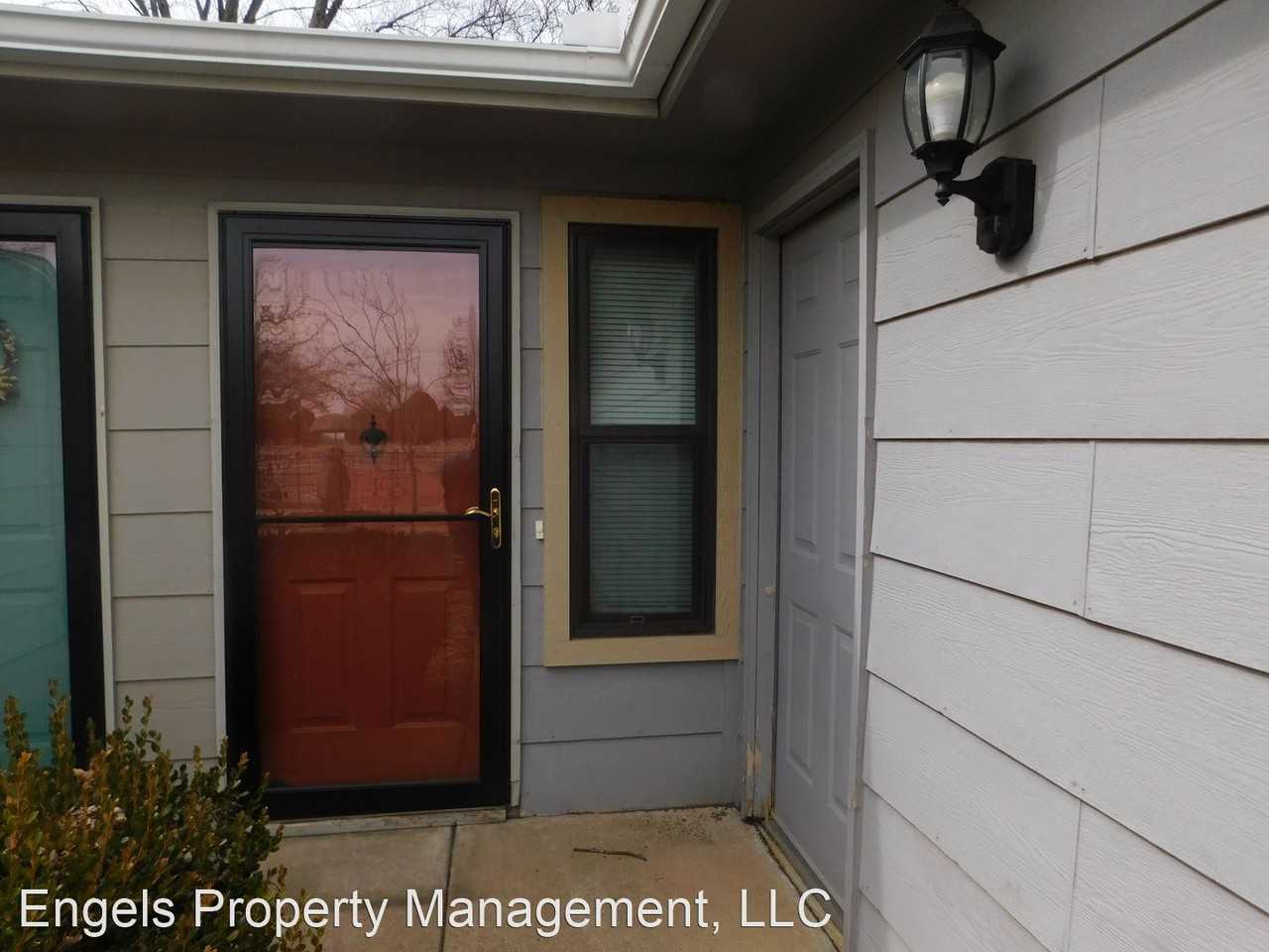 233 S Westview Dr - Photo 3 of 29