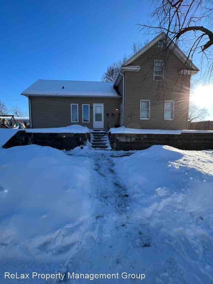 1418 Travis Street Apartments 1418 Travis St, La Crosse, WI 54601