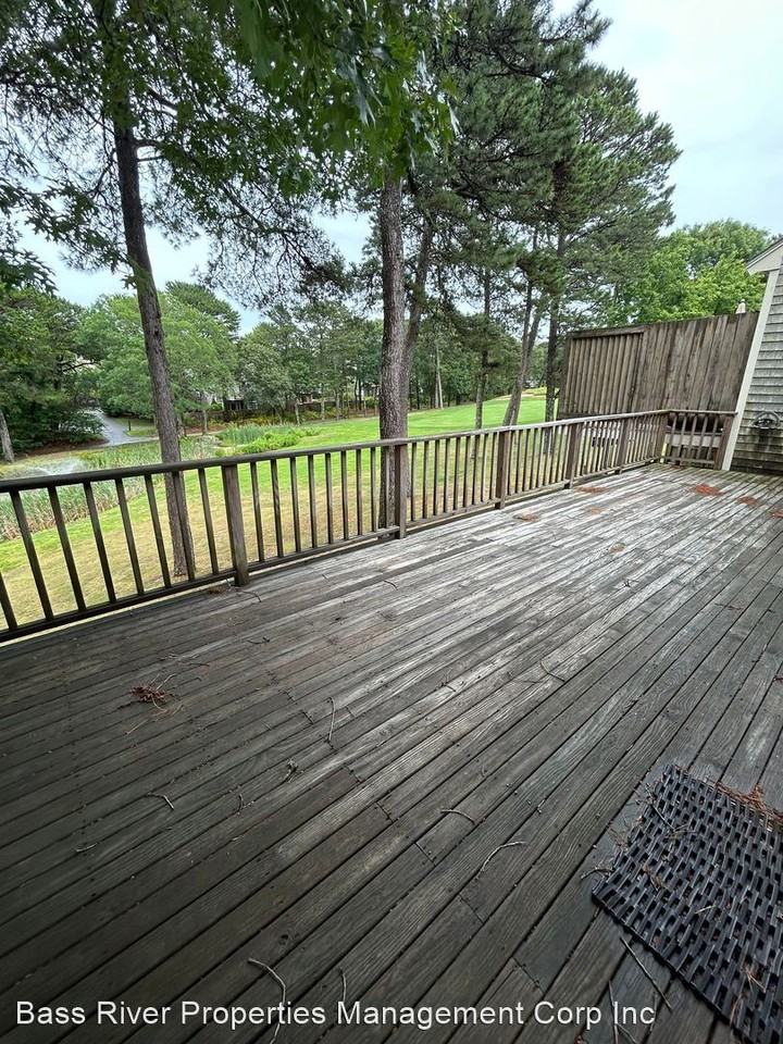 25 Pine Grv - Photo 3 of 13