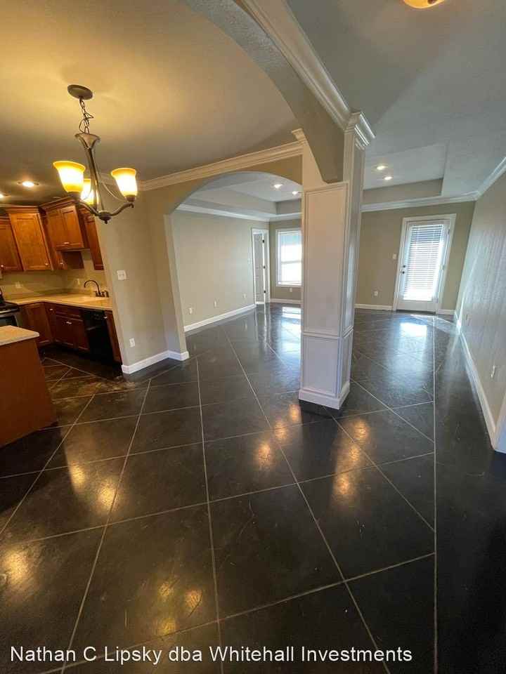 4821 Ocean Dr - Photo 2 of 10