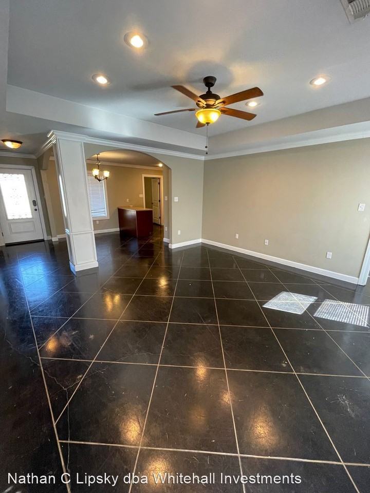 4821 Ocean Dr - Photo 3 of 10