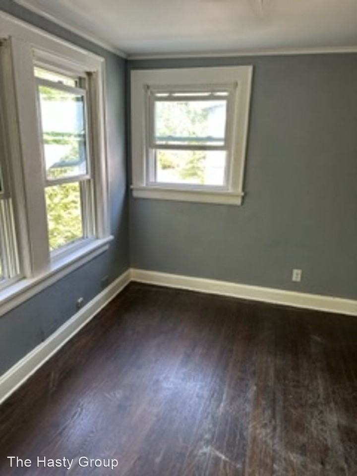 2604 Lawndale Ave - Photo 2 of 17