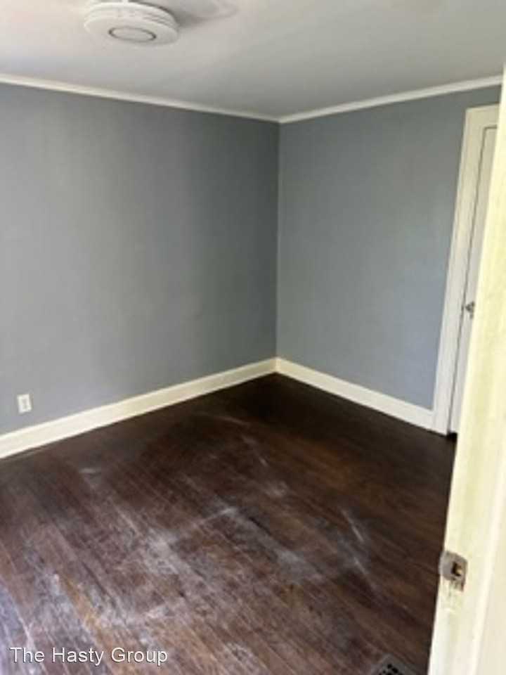 2604 Lawndale Ave - Photo 3 of 17