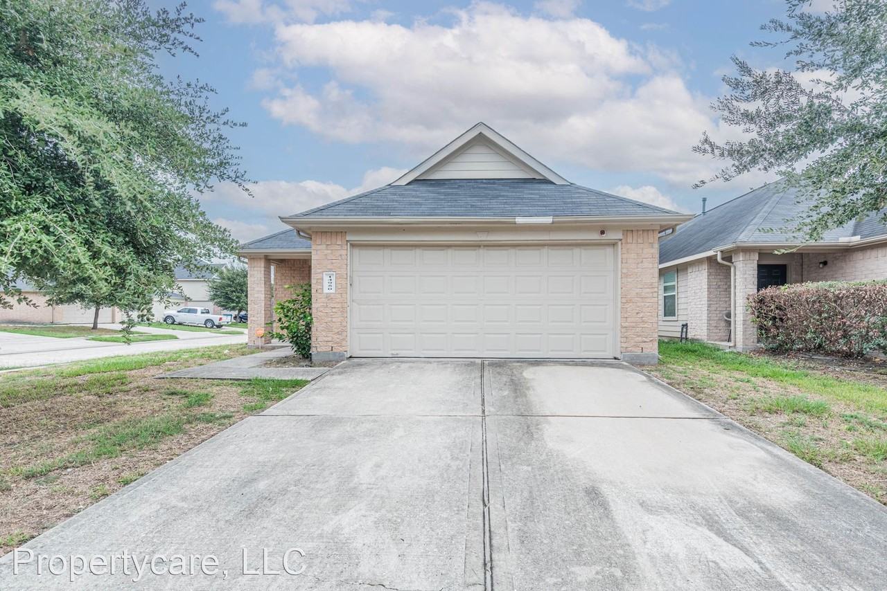 14950 Hidalgo Valley Ln - Photo 2 of 19
