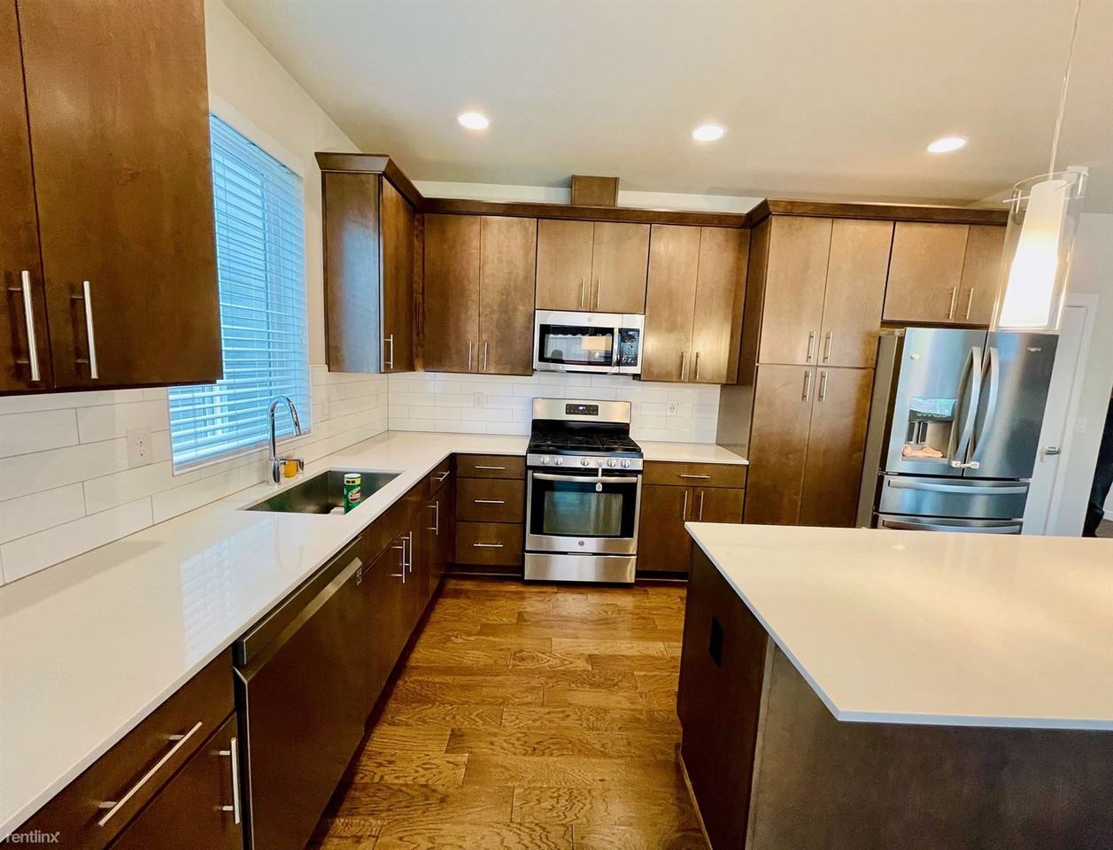 14530 37th Ave W - Photo 3 of 27