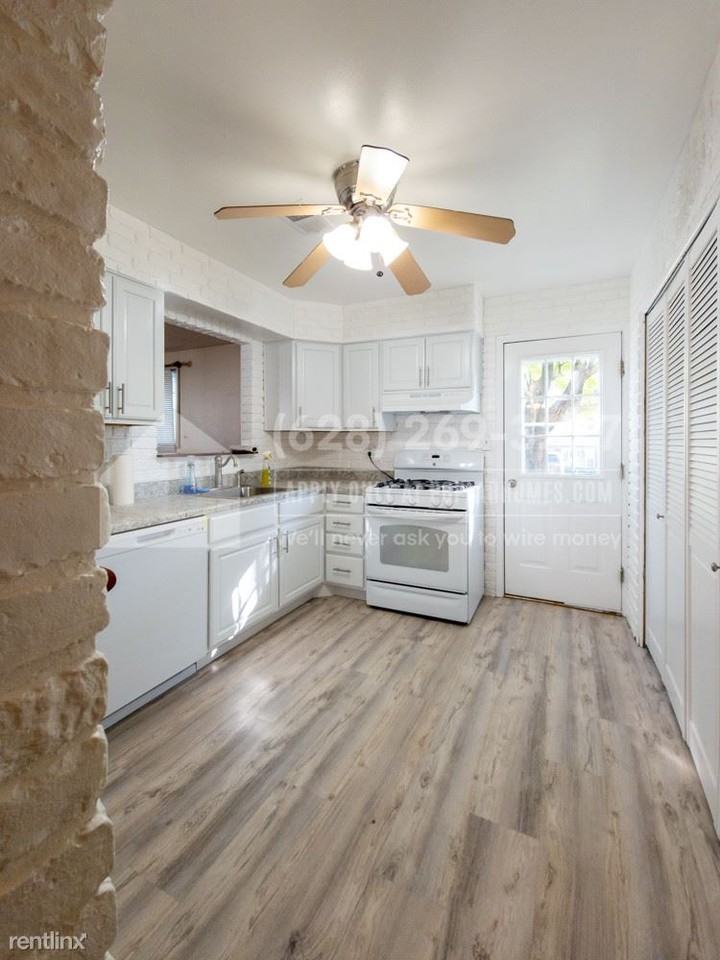 7711 Queens Park Rd - Photo 2 of 31