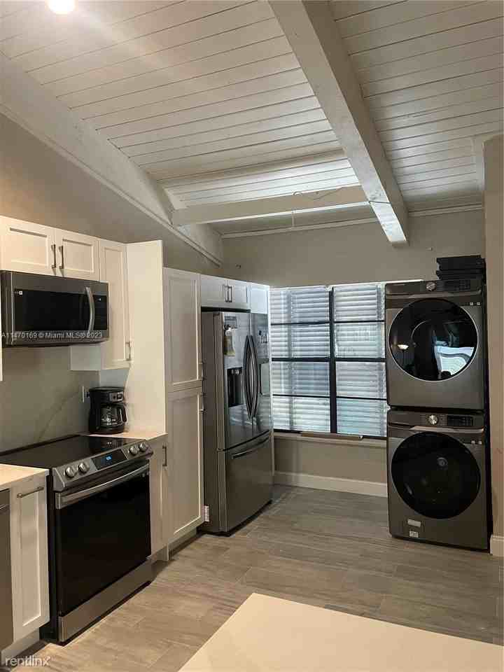 2281 Dogwood Ct #2281 - Photo 3 of 10