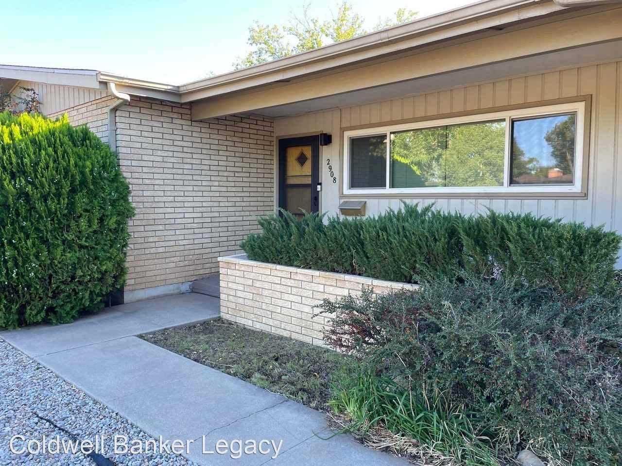 2908 Tennessee St Ne - Photo 2 of 10