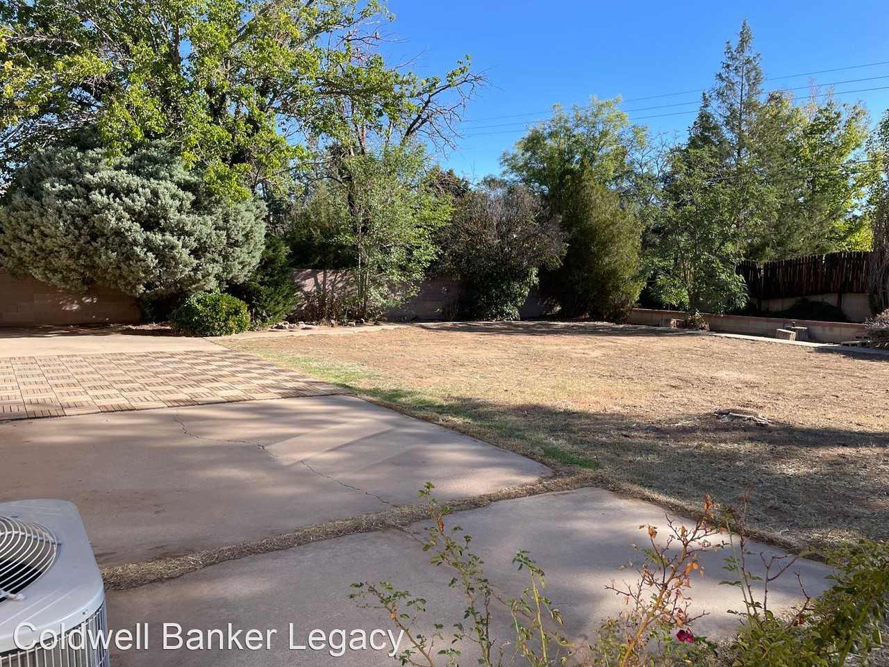 2908 Tennessee St Ne - Photo 3 of 10