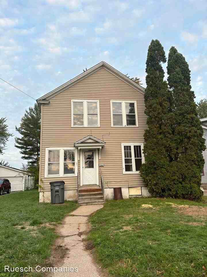 151 9th St N - Photo 2 of 9