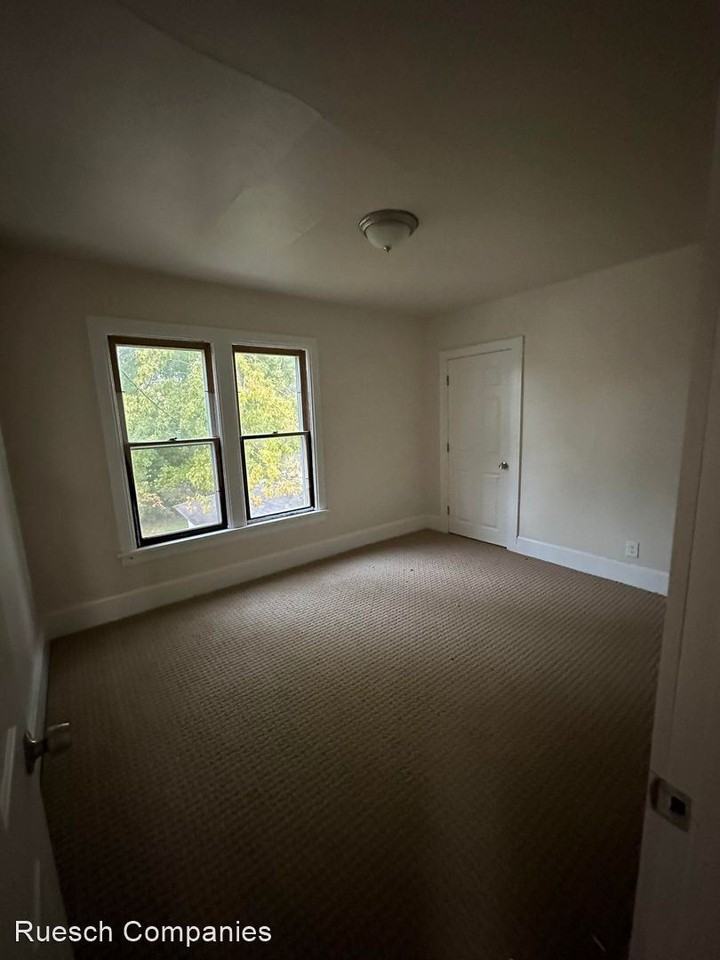 151 9th St N - Photo 3 of 9