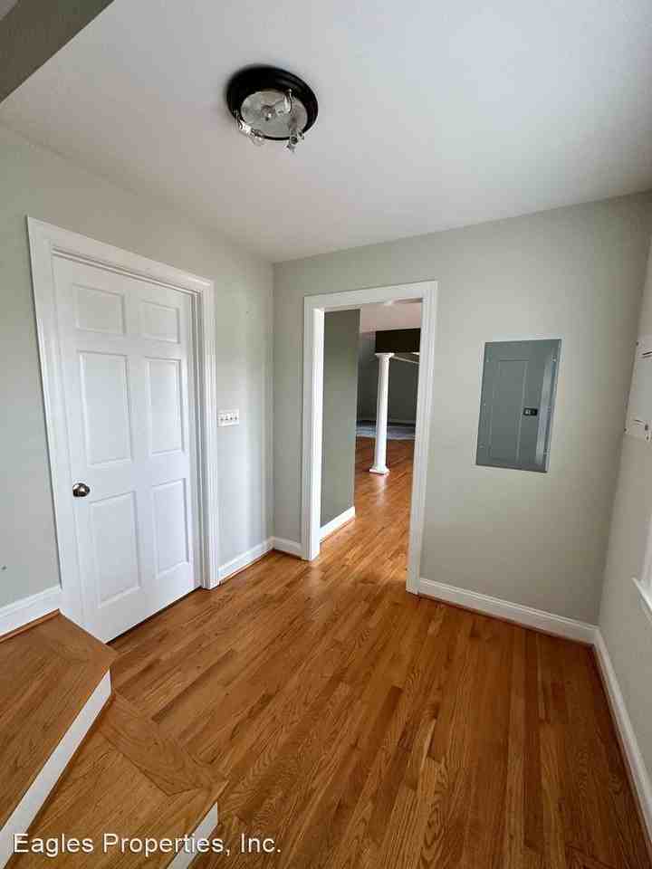 420 Mills Rd - Photo 3 of 28