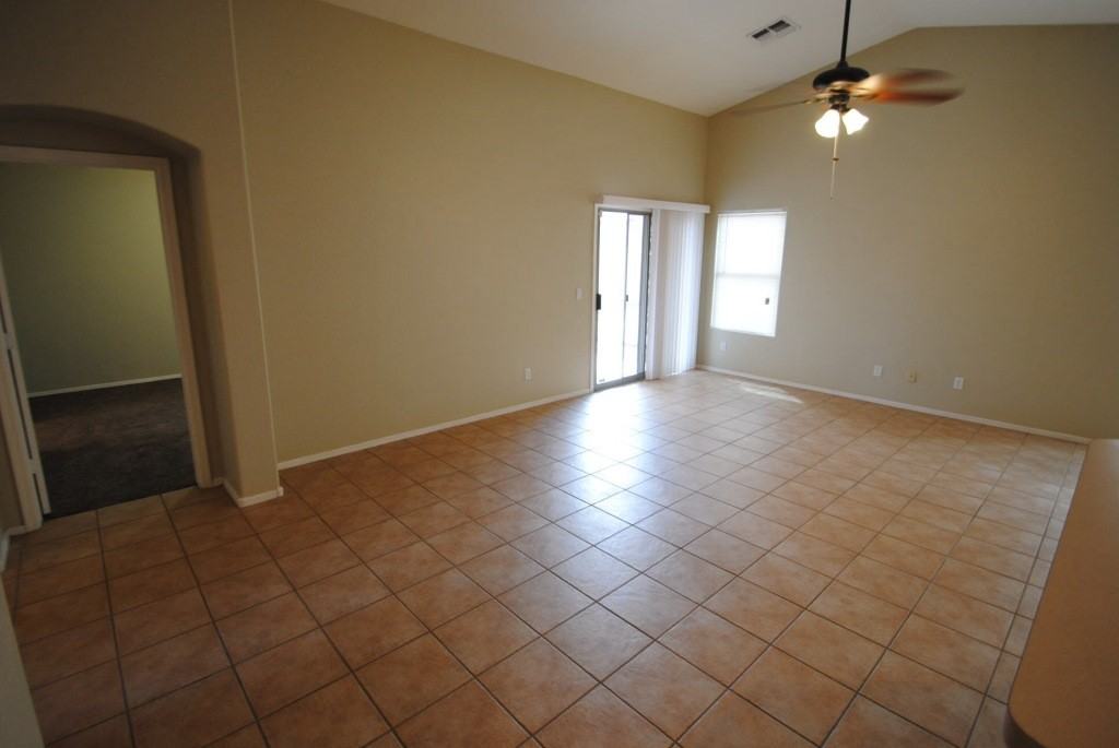 4315 W Darrow St - Photo 3 of 17