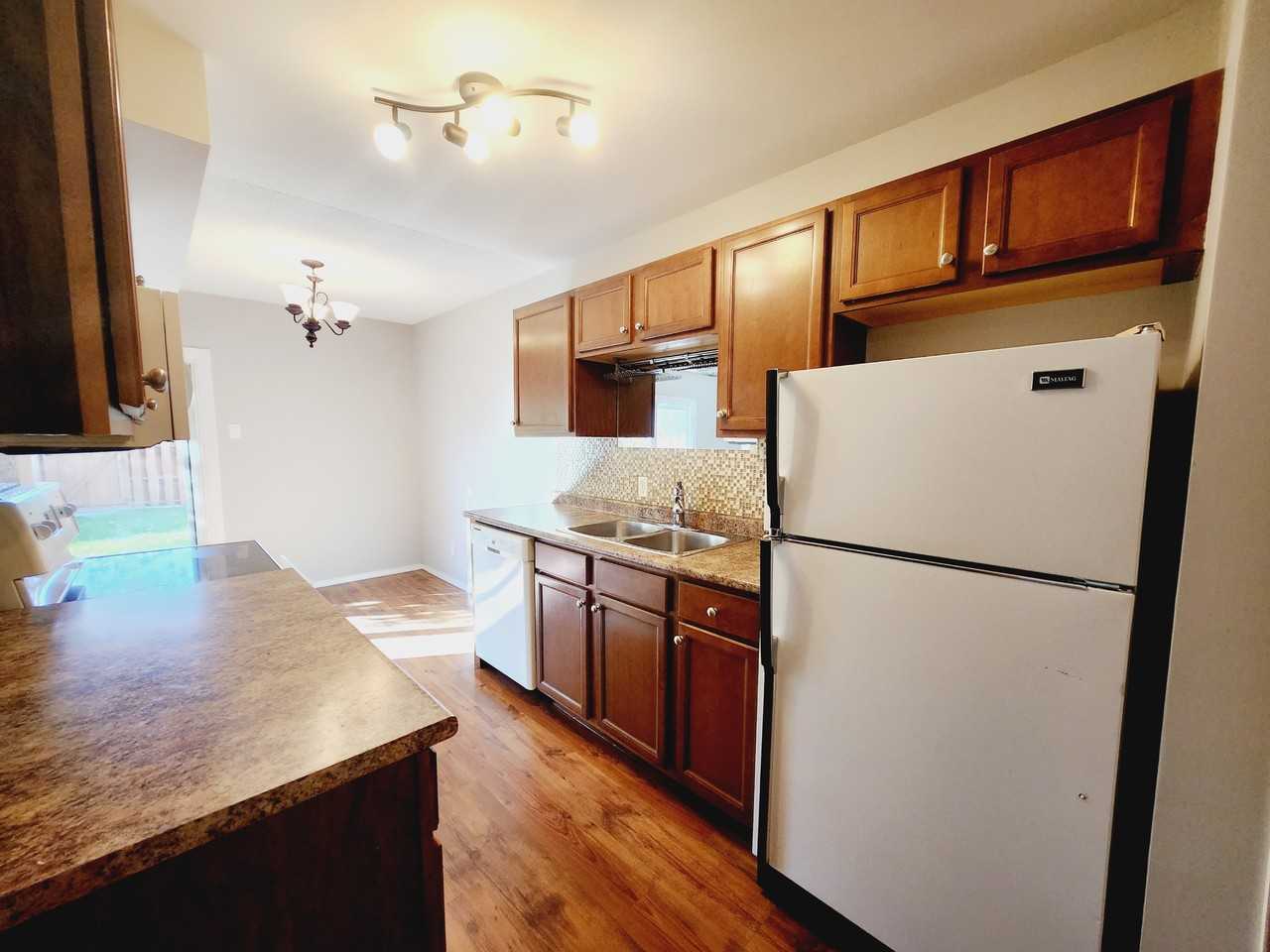 16405 89 Ave Nw - Photo 2 of 31