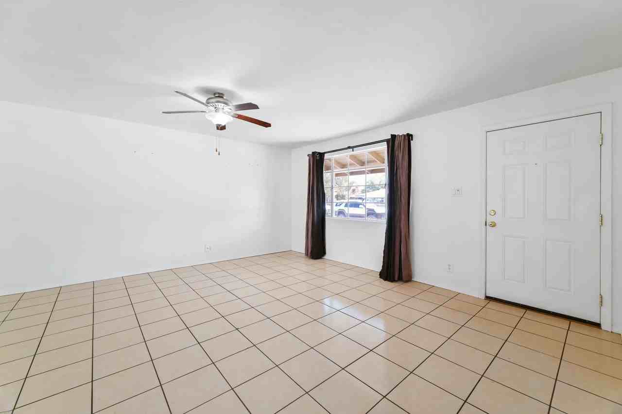 1308 E Don Carlos Ave - Photo 2 of 21