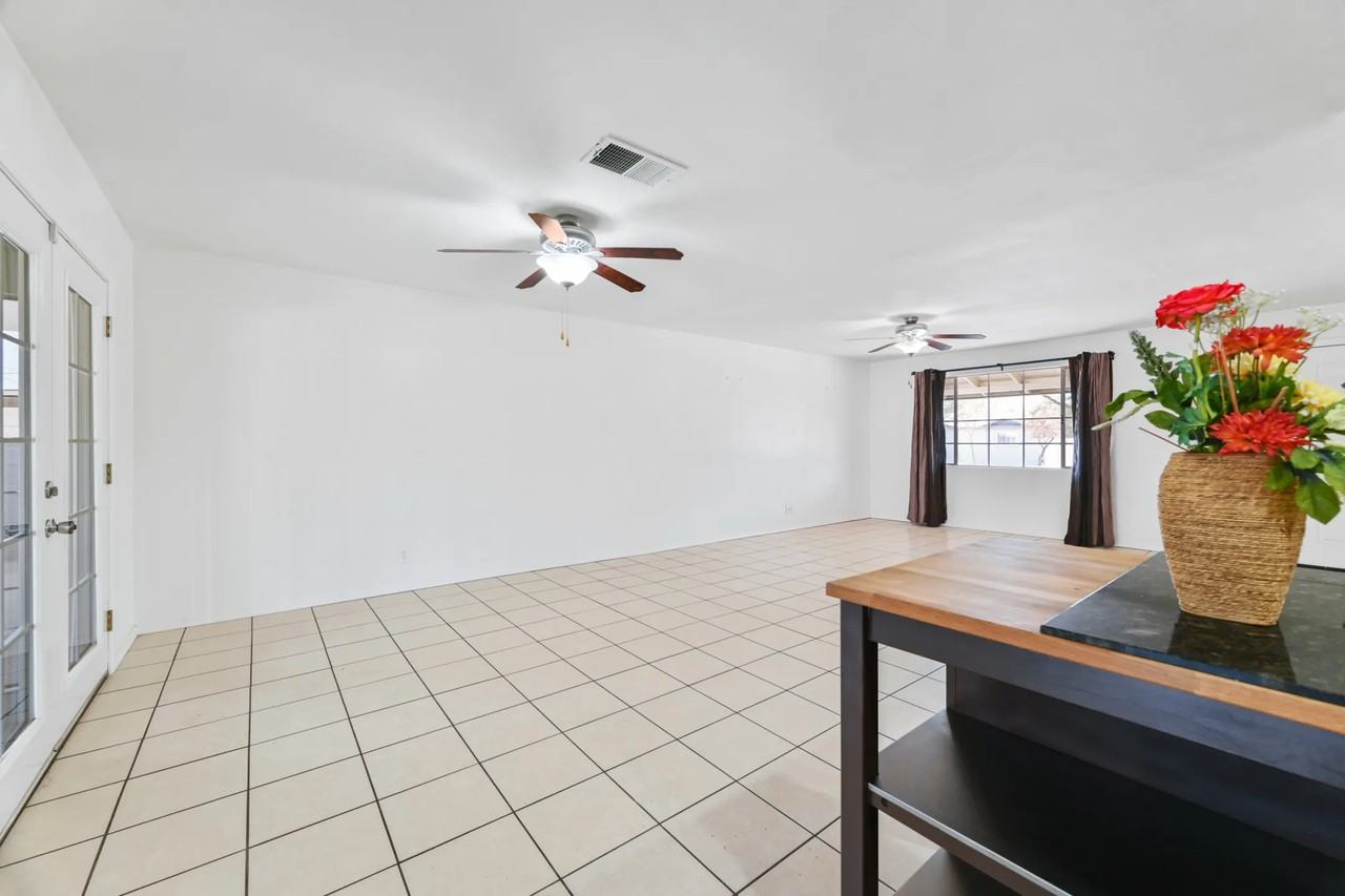 1308 E Don Carlos Ave - Photo 3 of 21