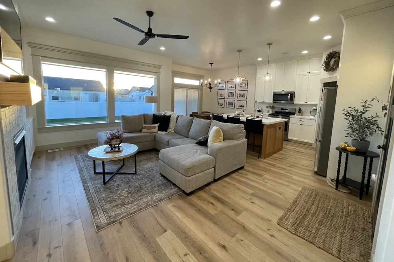 7051 S Branston Ave - Photo 2 of 15