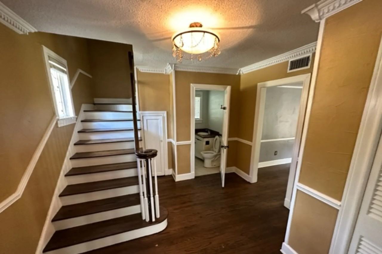 2002 S Robertson Ave - Photo 2 of 16