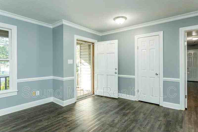 402 Pinecrest Dr W - Photo 2 of 28