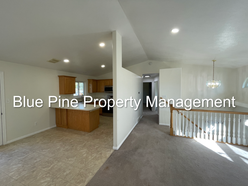 540 Flamingo Ave - Photo 3 of 16