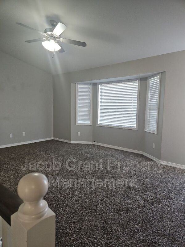 2825 Sunlight Dr - Photo 2 of 19