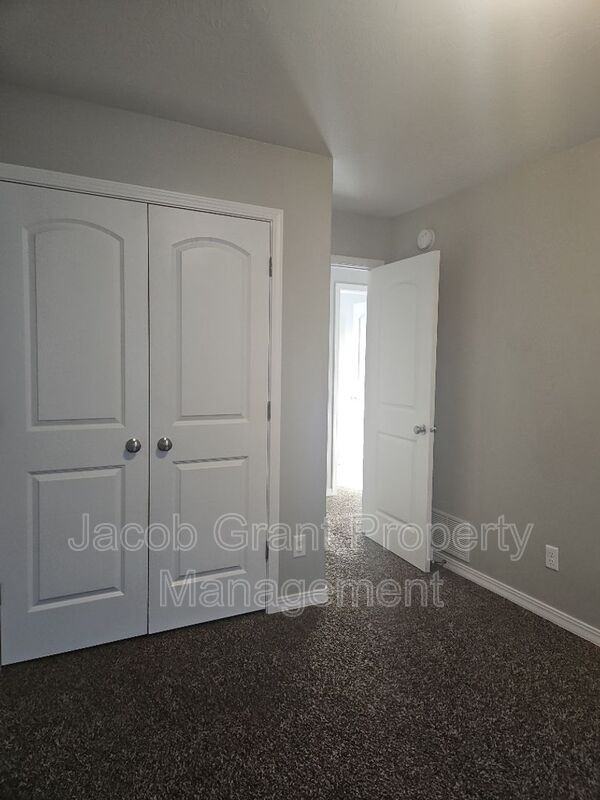 2825 Sunlight Dr - Photo 7 of 19