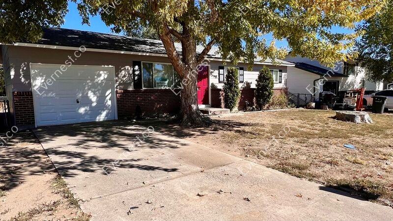 1623 Maxwell St - Photo 2 of 24