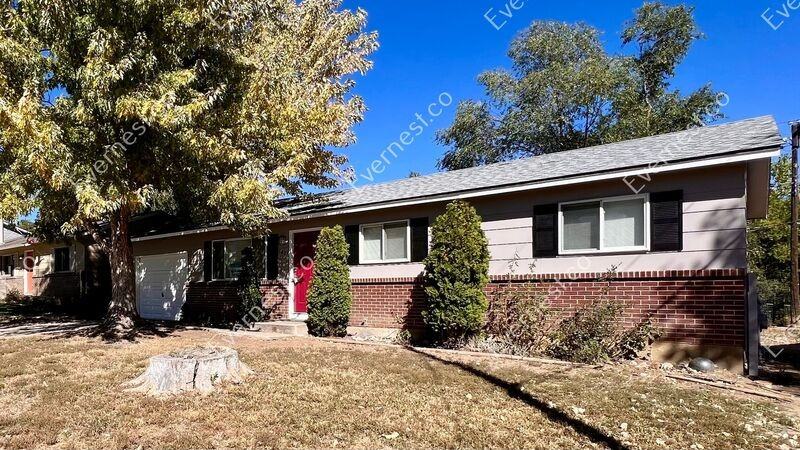 1623 Maxwell St - Photo 3 of 24