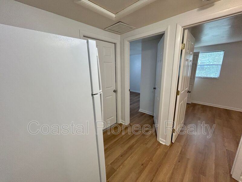 8819 W Robson St - Photo 7 of 24