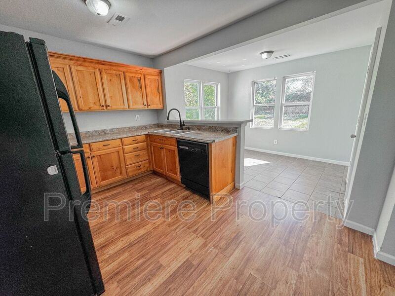 7409 E 56th Ter - Photo 3 of 10