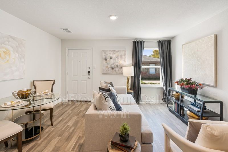 113 Carly Ln - Photo 3 of 16
