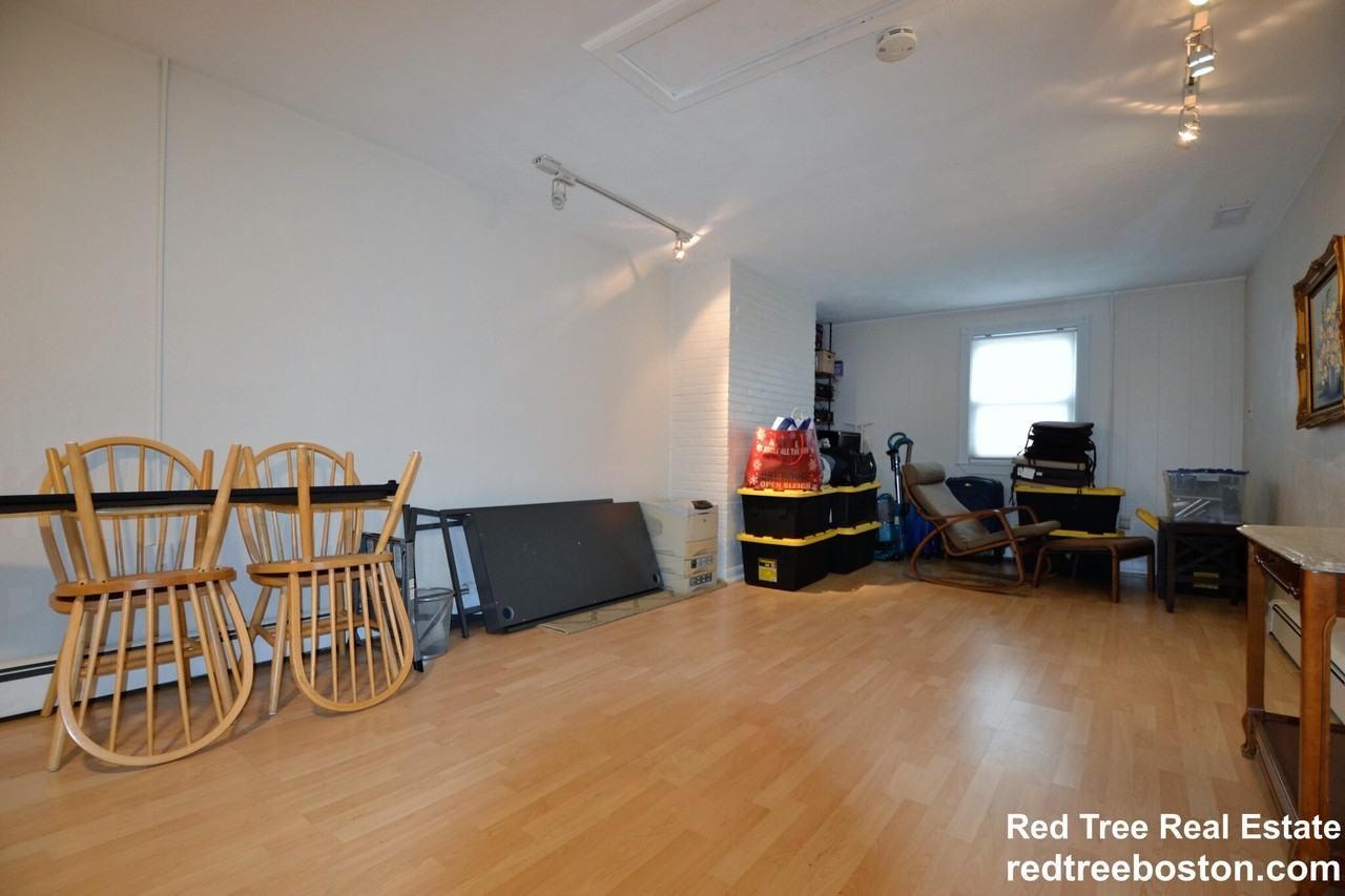 1247 Trapelo Rd - Photo 3 of 17