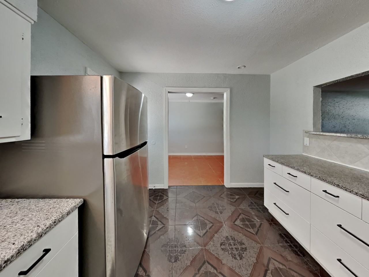 1742 Virginia St - Photo 3 of 20