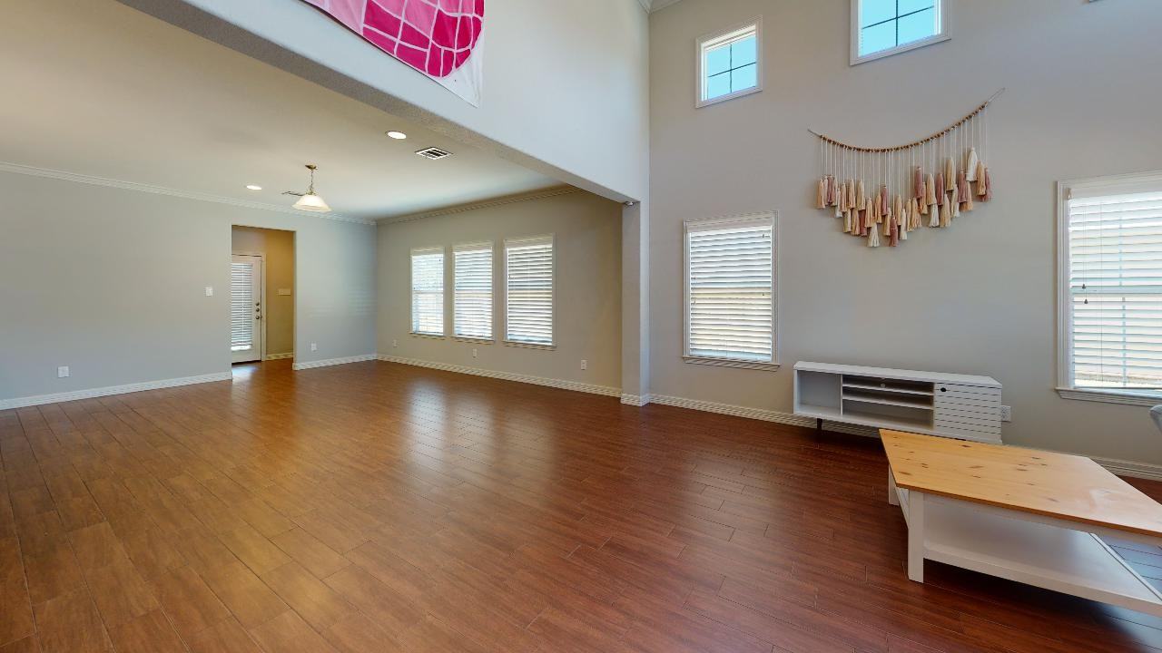 302 Gilchrist Avenue - Photo 2 of 26
