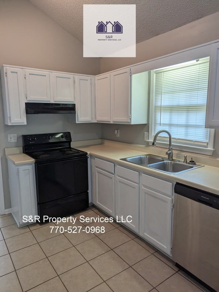 5242 Cherry Hill Ln - Photo 7 of 12