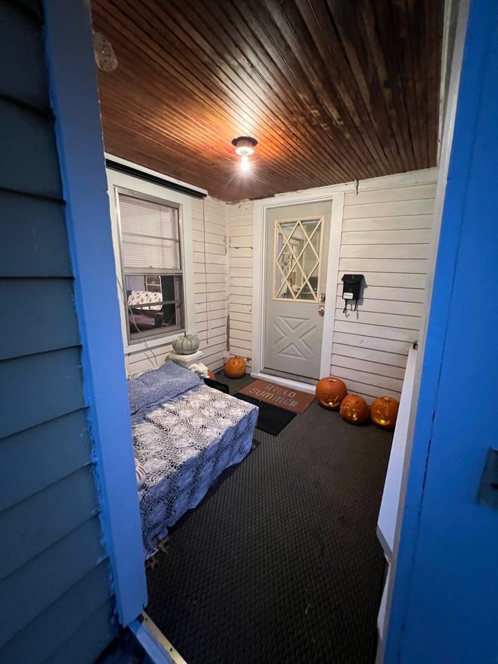 528 Niagara St - Photo 7 of 10