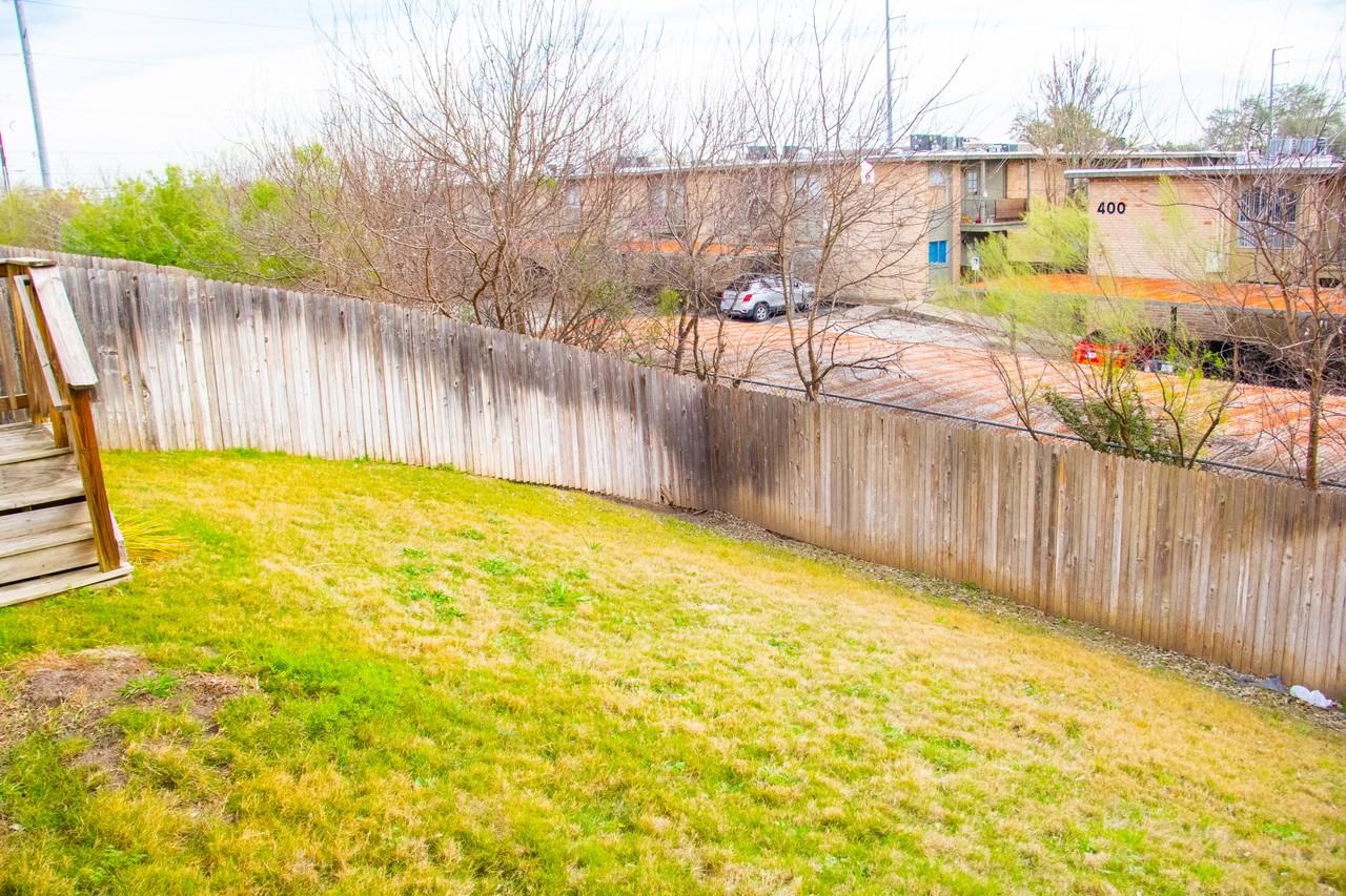 5926 Aspen Gdn - Photo 3 of 10