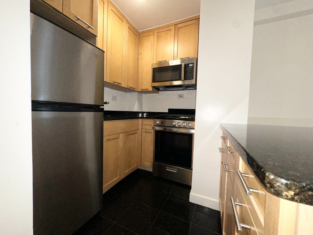 E 79th St 10, New York, NY 10075 Studio Apartment for 3,550/month Zumper