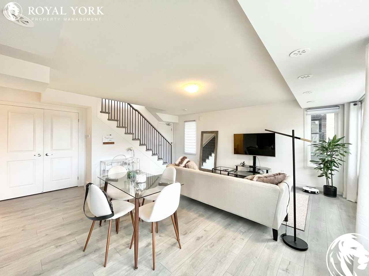 103 Appletree Lane - Photo 3 of 43