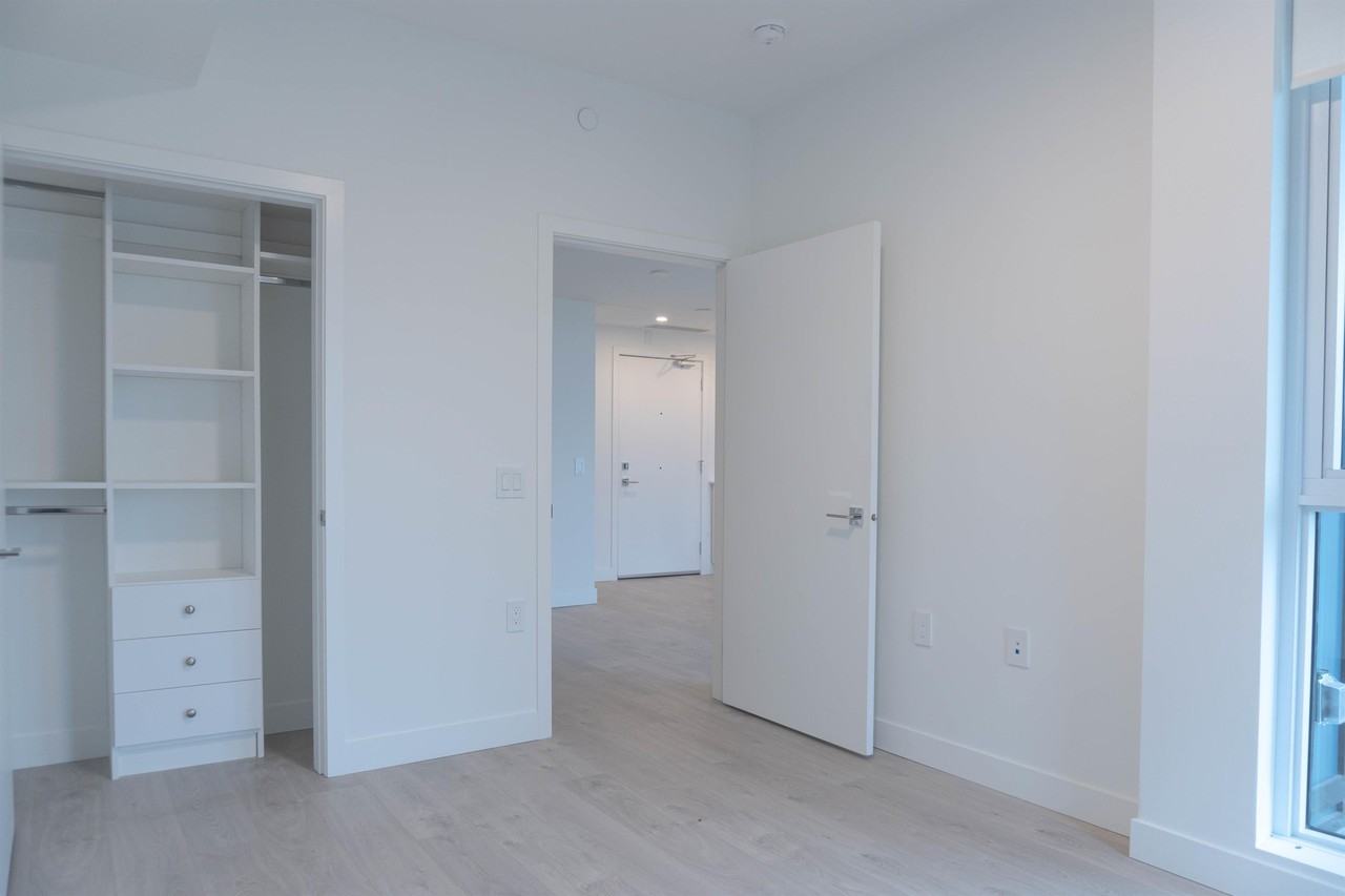 901 Loma #810A