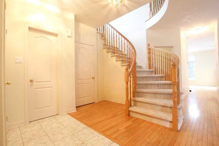 47 Evanshen Cres - Photo 2 of 13