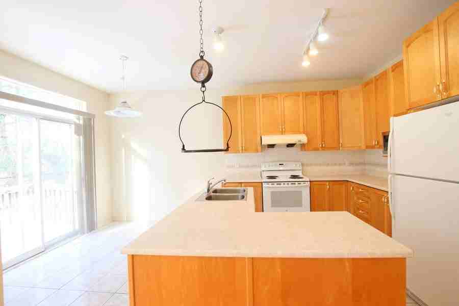 47 Evanshen Cres - Photo 3 of 13