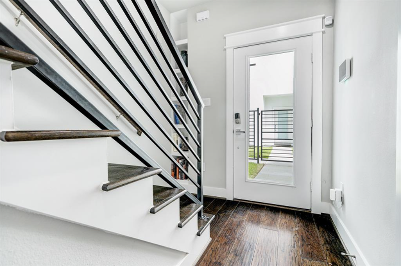 2105 Engelmohr St #H - Photo 3 of 18