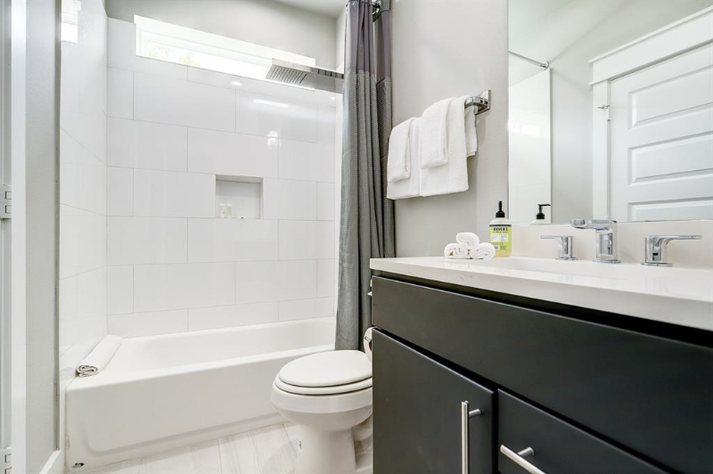 2105 Engelmohr St #H - Photo 5 of 18