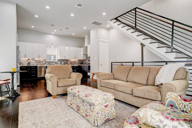 2105 Engelmohr St #H - Photo 6 of 18