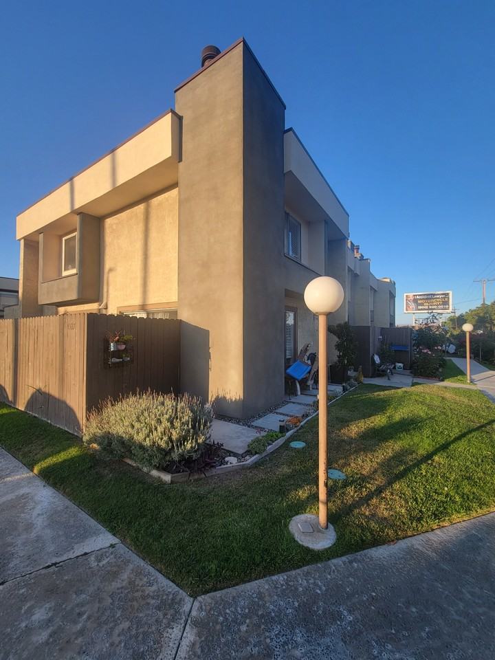 4927 W 1st St - Photo 3 of 49