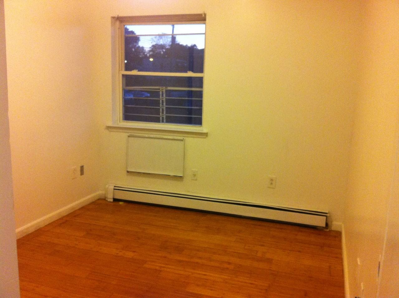 1905 Arnow Ave - Photo 3 of 5