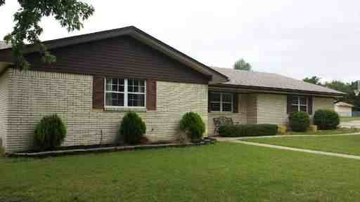 604 Lampton Ln - Photo 2 of 6