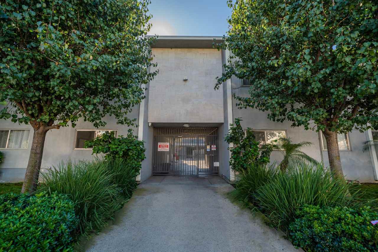 Chateau 16930 Blackhawk Apartments, LLC - Photo 2 of 6