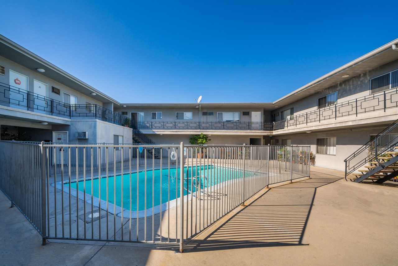 Chateau 16930 Blackhawk Apartments, LLC - Photo 4 of 6